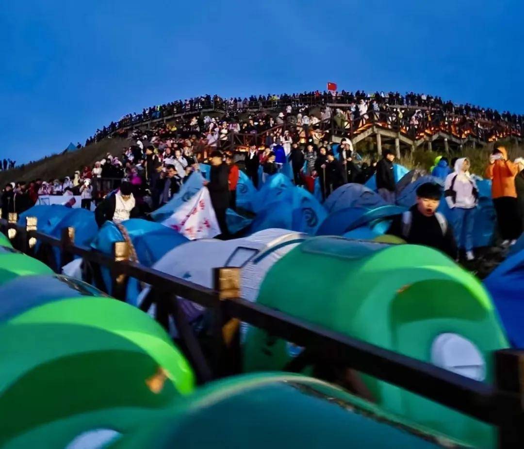 年轻人靠“租”爆改十一假期AG真人百家家乐平台抠门的(图14)