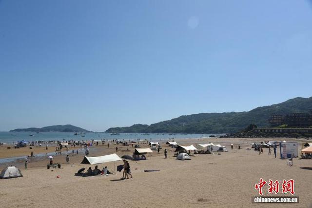 日户外“扎寨”受追捧AG真人游戏平台秋(图2)